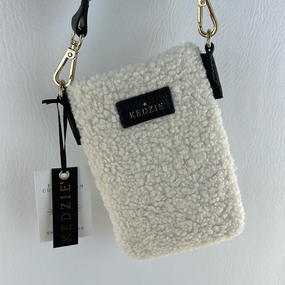 Kedzie Handbags - NWT Kedzie Sherpa Phone Bag